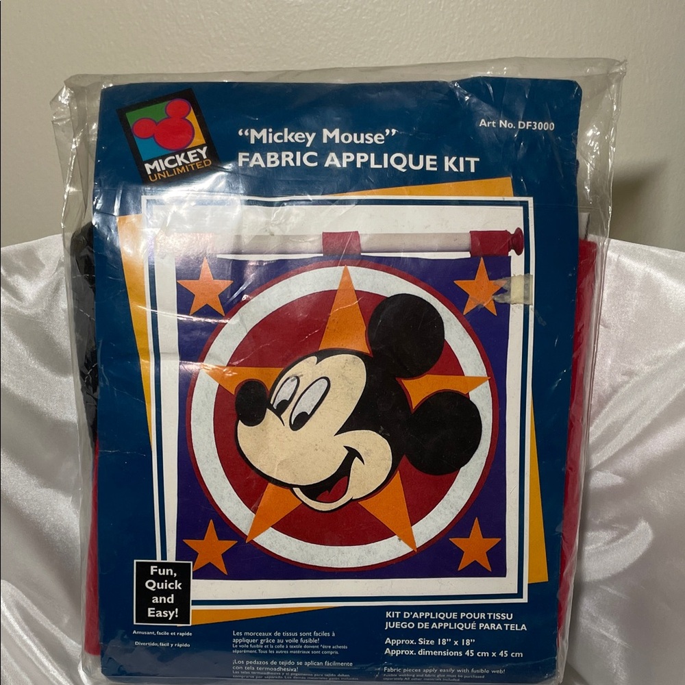 Mickey Mouse Fabric Appliqué Kit 18" X 18" Mickey Unlimited, DF3000 Sealed